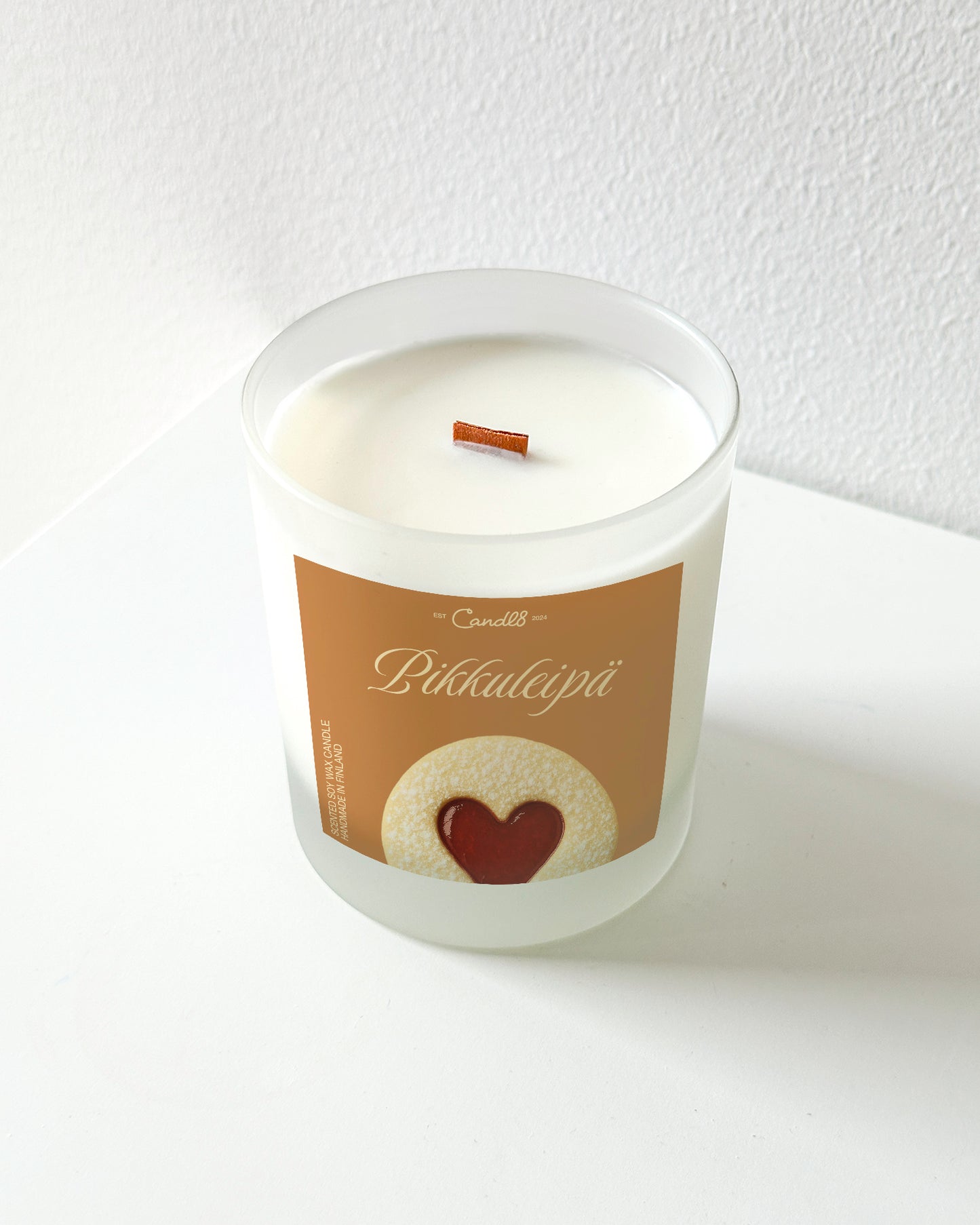 “Pikkuleipä” Candle 220g – Cookies & Cream Scent